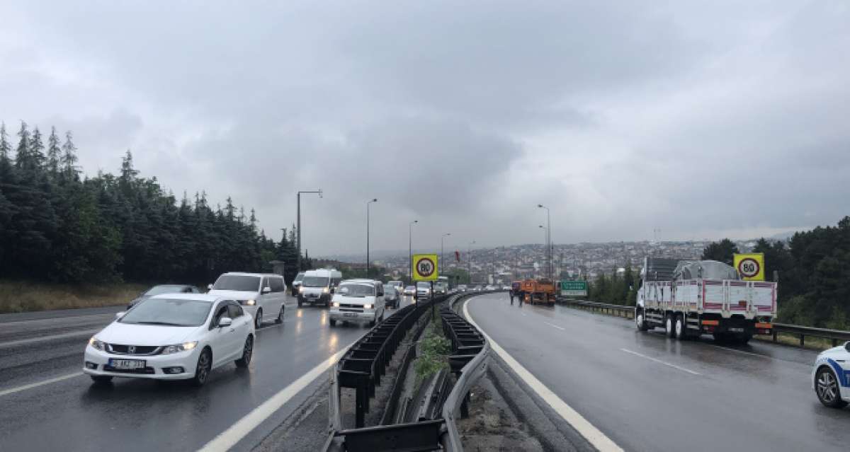 Feci kaza sebebiyle kapanan TEM'in Ankara istikameti trafiğe açıldı