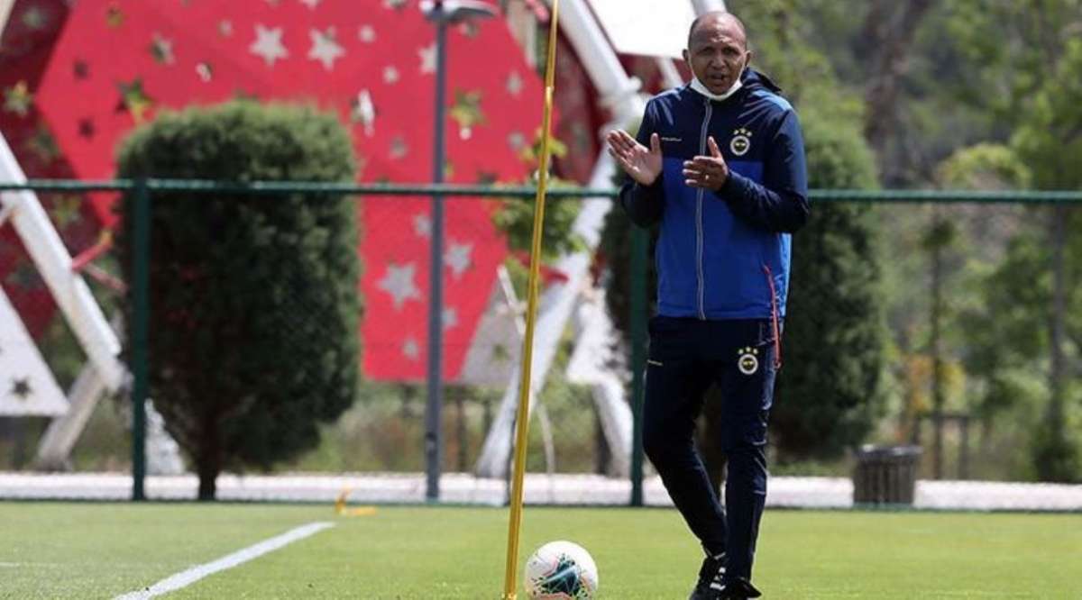 Fenerbahçe'de yaprak dökümü! Mehmet Aurelio görevinden ayrıldı