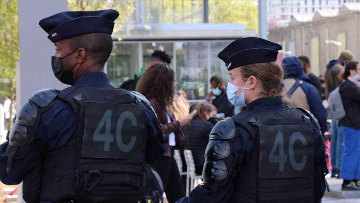 Fransa'da Filistin Dayanışma Derneği Başkanı Bertranda Heilbronn polis tarafından alıkonuldu