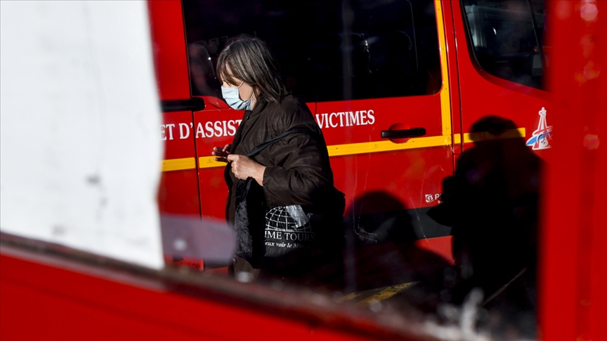 Fransa'da Kovid-19 kaynaklı can kaybı 60 bini geçti