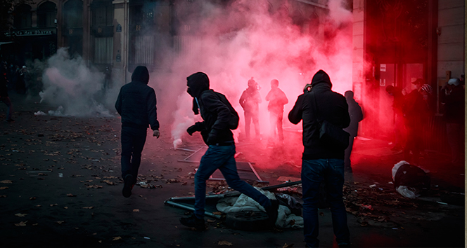 Fransa'daki protestolar devam ediyor