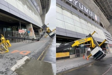 Galatasaray Stadyumu'nda vinç devrildi: 3 yaralı