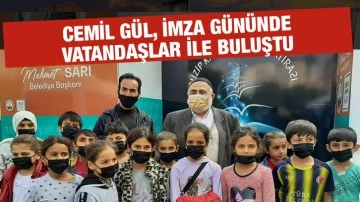 Cemil Gül, imza gününde vatandaşlar ile buluştu