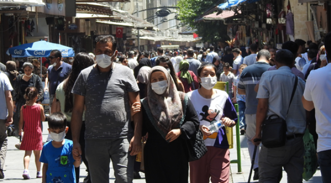 Gaziantep'te çarşılarda bayram yoğunluğu