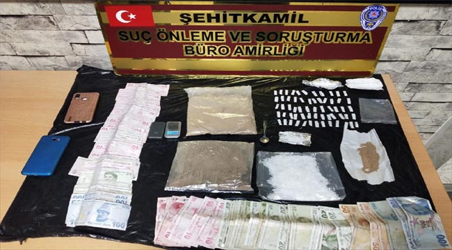 Gaziantep'te eroin ve sentetik uyuşturucunun ele geçirildiği operasyonda 2 zanlı yakalandı