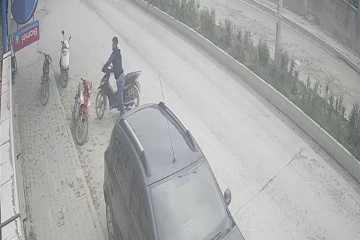 Gözüne kestirdiği motosikleti böyle çaldı