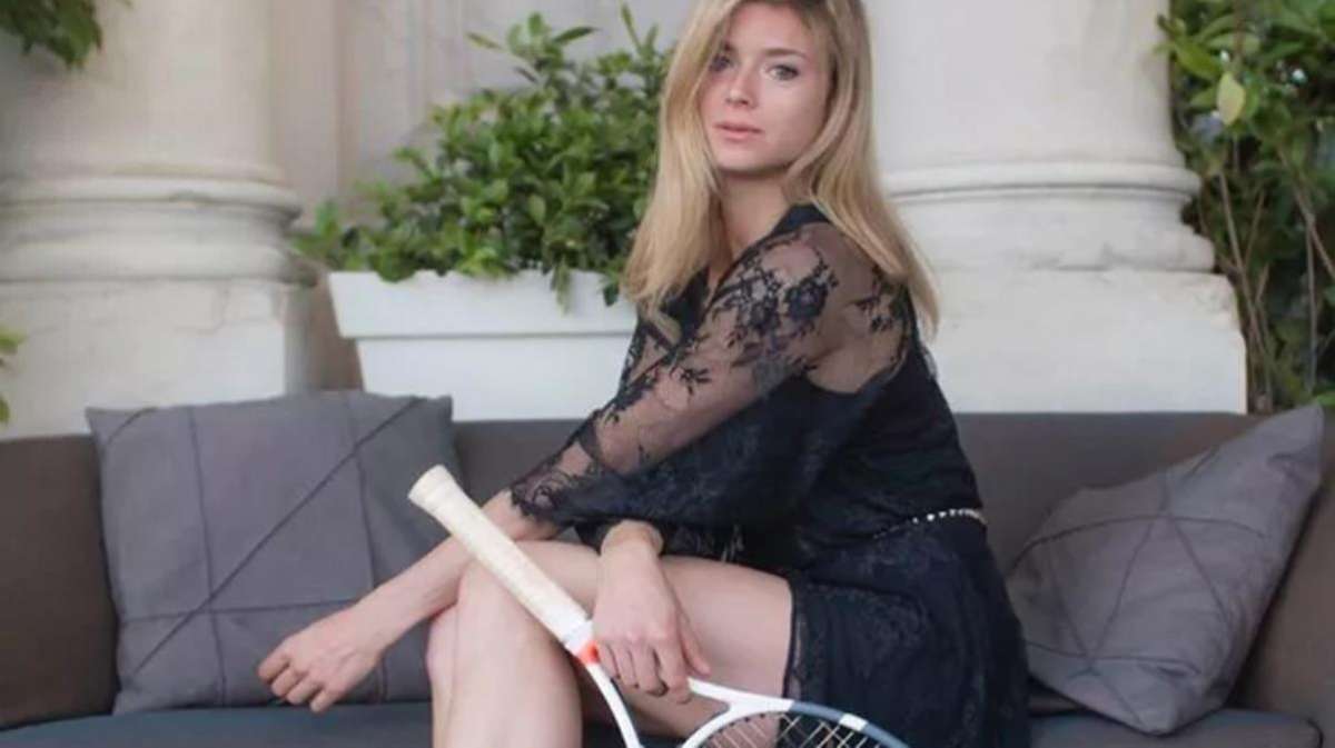 Güzel tenisçi Camila Giorgi'nin pozları olay oldu