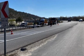 Hafif ticari araç beton menfeze çarptı: 1 ölü, 1 yaralı