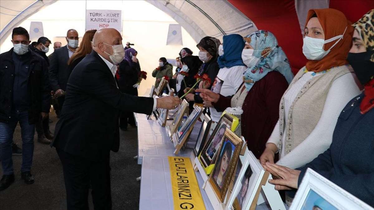 Hak-İş Genel Başkanı Arslan Diyarbakır annelerini ziyaret etti