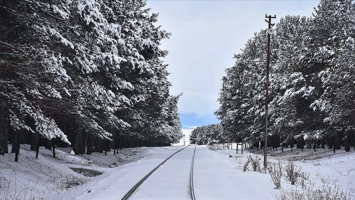 Hava sıcaklıklarının yarından itibaren mevsim normallerinin altına inmesi bekleniyor