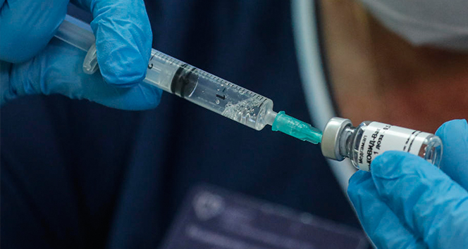 İngiltere Moderna'nın korona virüs aşısına onay verdi