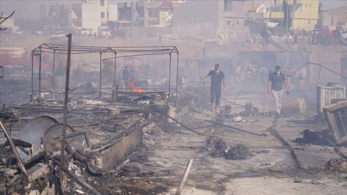 Irak'ta Ezidi göçmenlerin kaldığı kampta yangın çıktı