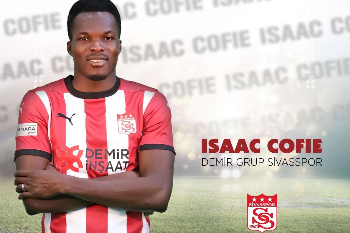 Issac Cofie 2 yıl daha Sivasspor'da