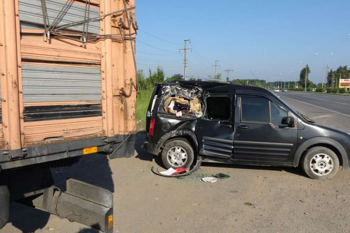 İstanbul'dan Ordu'ya fındık toplaya giderken kaza yaptılar: 3 yaralı