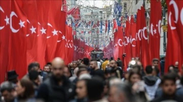 İstiklal Caddesi geçici olarak yaya trafiğine kapatıldı