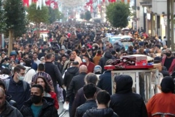 İstiklal Caddesi'nde korona virüs unutuldu