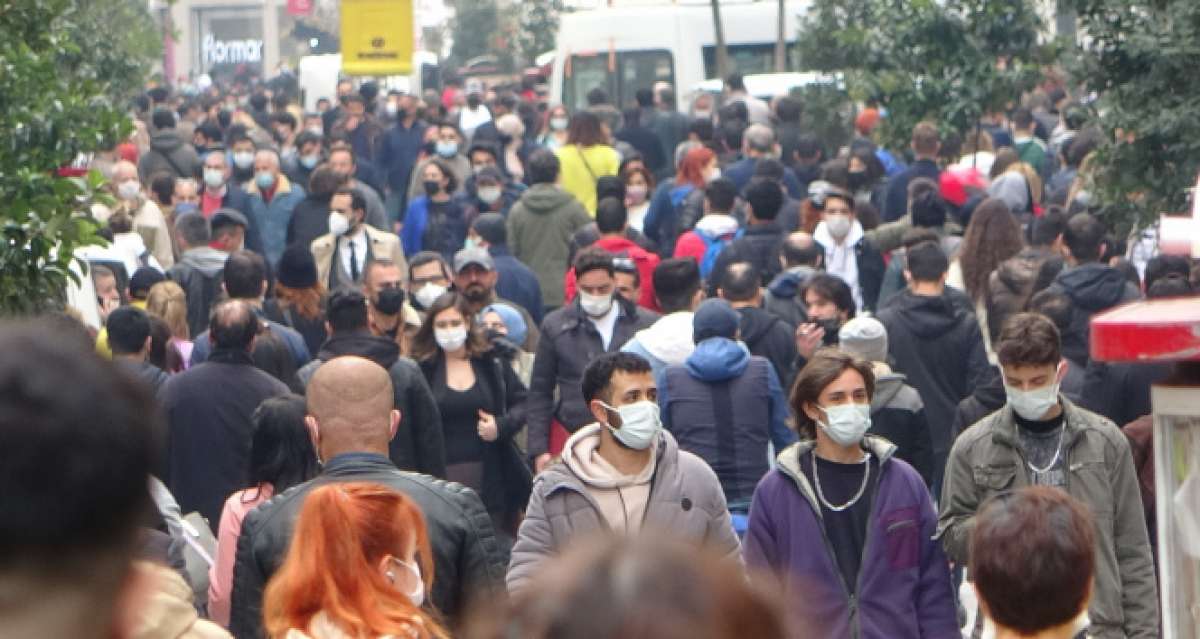 İstiklal Caddesi'nde yoğunluk, girişler kapatıldı