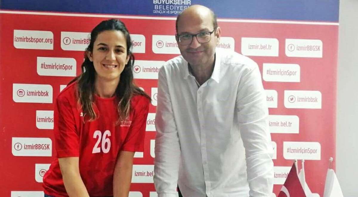 İzmir Büyükşehir Belediyespor, Sibel Kıcıroğlu ve Anca Mihaela...