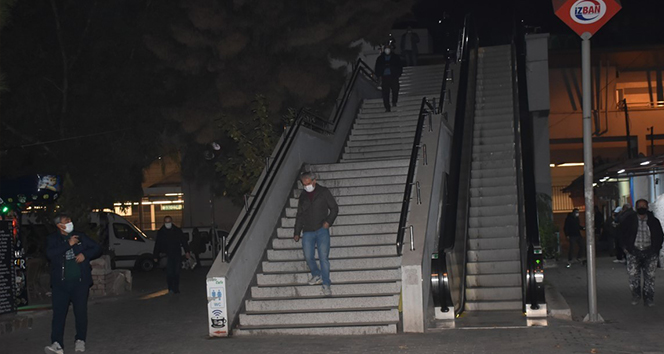 İzmir'de 56 saatlik kısıtlamanın ardından caddeler hareketlendi