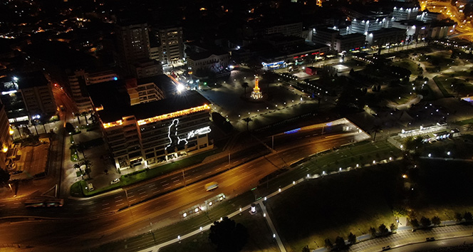 İzmir'de sokağa çıkma kısıtlaması başladı