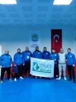 İzmitli güreşçiler Kahramanmaraş'ta mindere çıktı