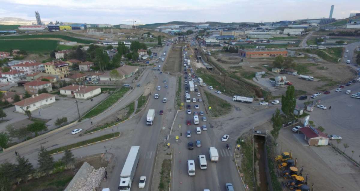 Kahramankazan-Ankara karayolundaki genişletme çalışmaları sürüyor