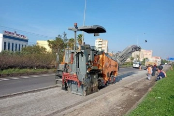 Kamyonun altında kalan yol işçisi hayatını kaybetti