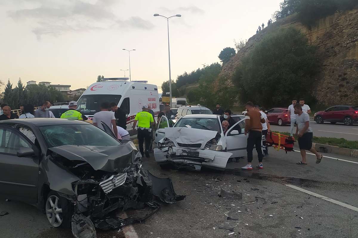 Karabük'te trafik kazası: 5 yaralı