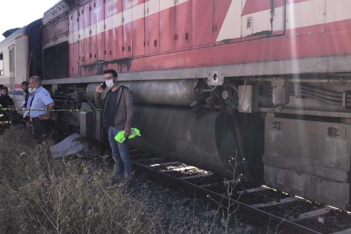 Kars'ta Doğu Ekspres altında kalan vatandaş hayatını kaybetti