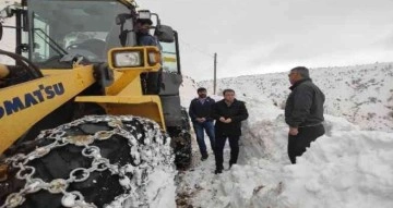 Kaymakam Ünsal, karla mücadele çalışmalarını inceledi