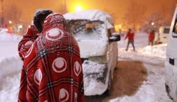 Kızılay&rsquo;ın yolda kalanlara yardımı devam ediyor