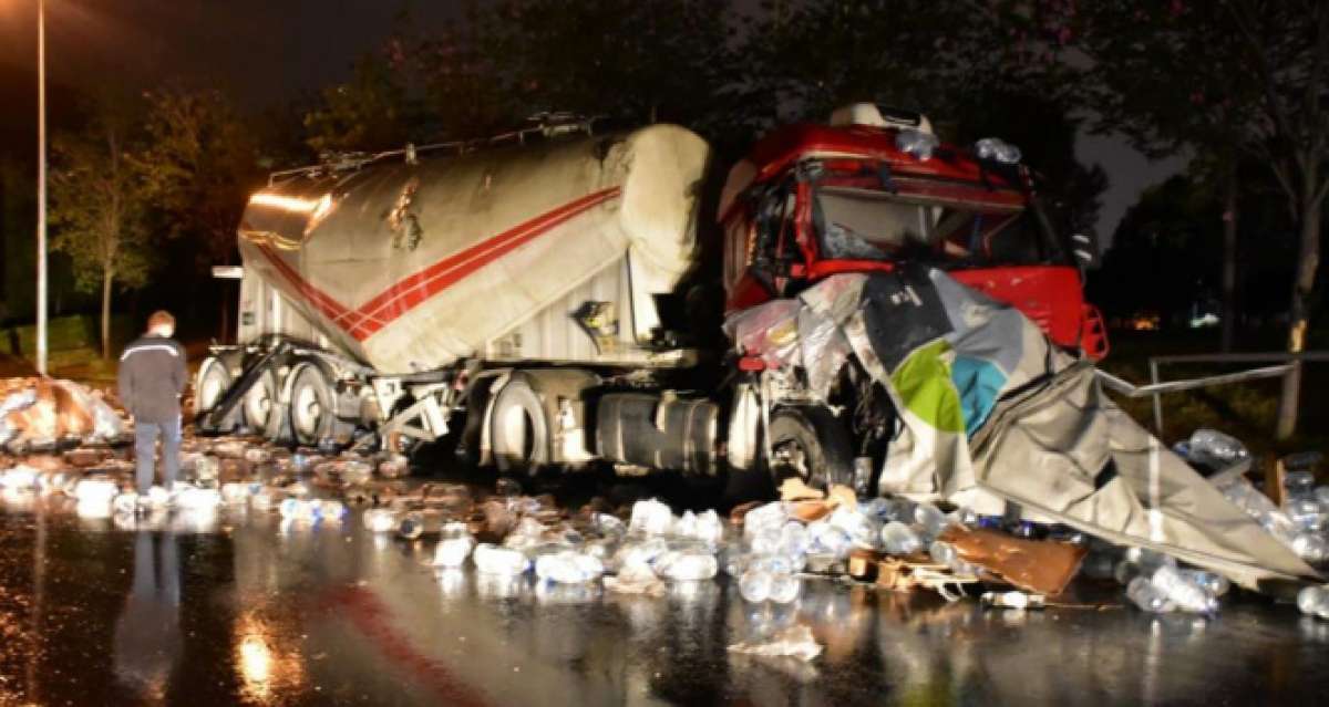 Kontrolden çıkan tır, beton mikserine çarptı