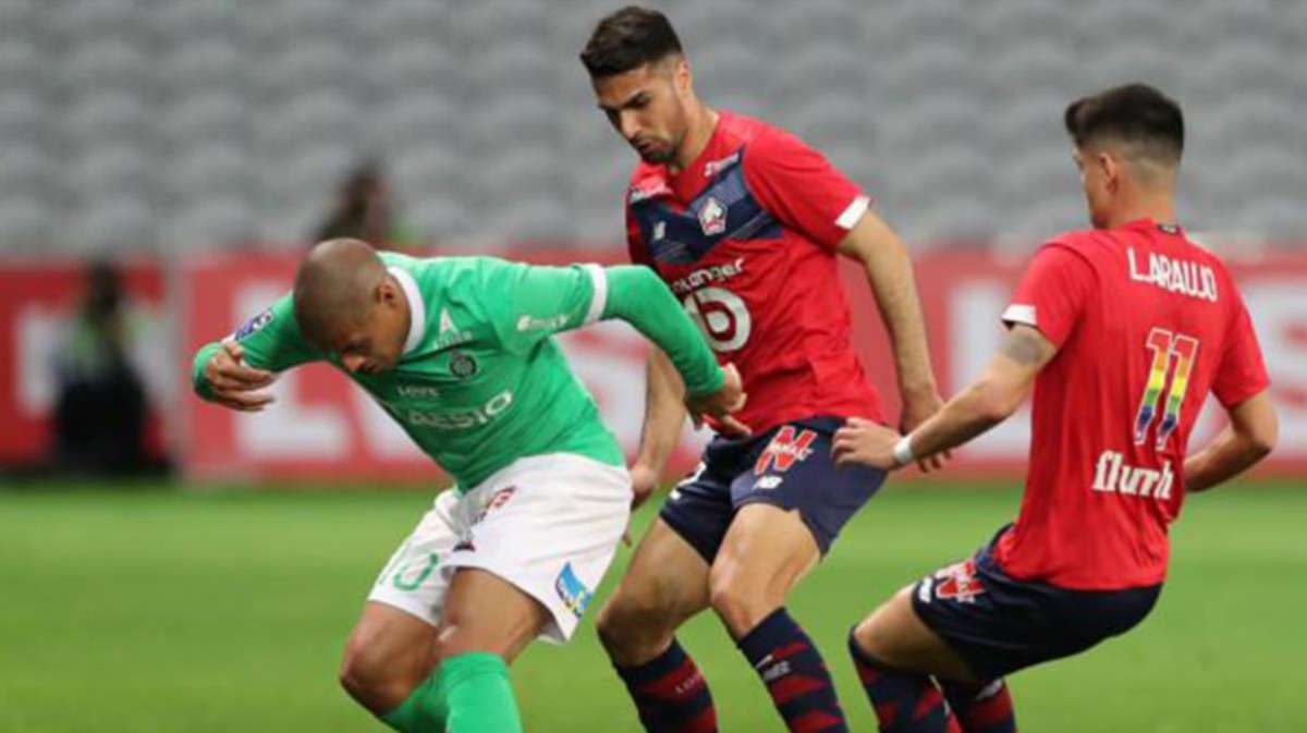 Lille, sahasında Saint-Etienne'le 1-1 berabere kalarak şampiyonluğu son haftaya bıraktı