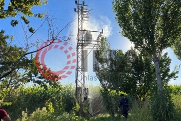 Mardin’de patlayan trafo alevlere teslim oldu