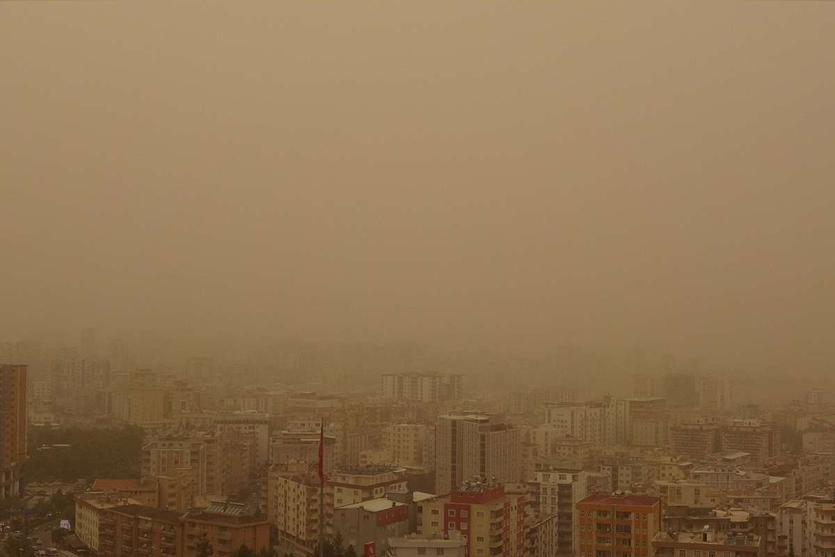 Mardin'de toz fırtınası