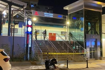 Marmaray Bostancı'da tren raylarına atlayan kişi hayatını kaybetti