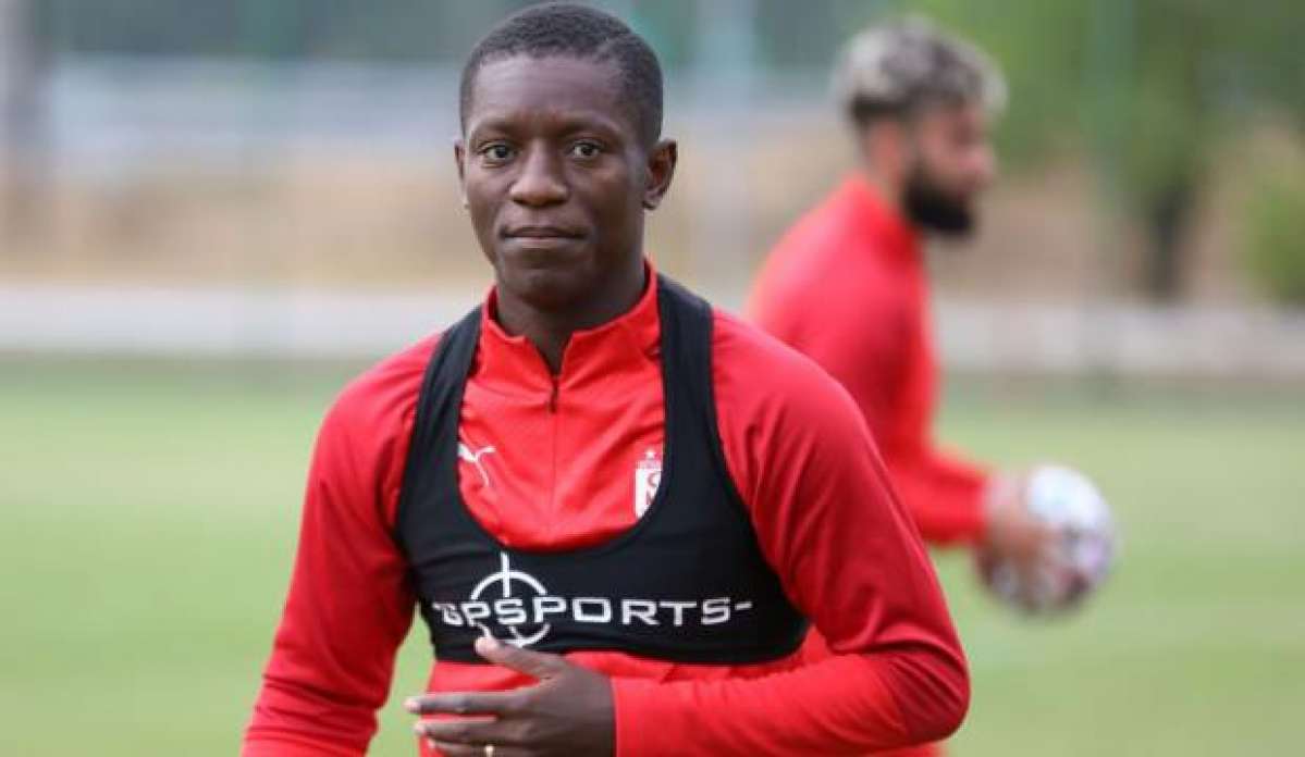 Max Gradel 2 yıllık imzayı attı!