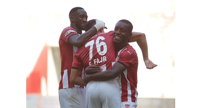 Max Gradel 4. golünü attı