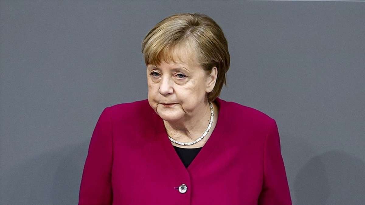 Merkel yoğun bakımdaki doktorların 'yardım' çağrılarının duyulmasını istedi