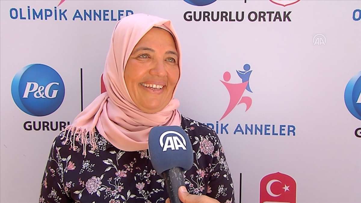 Milli cimnastikçi İbrahim Çolak'ın annesi, oğlunun olimpiyatlarda yarışmasının heyecanını yaşad