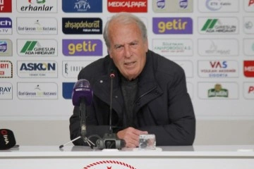 Mustafa Denizli: 'Bu maç berabere bitse üzülürüm diye düşündüğüm anda maçı kaybettik'