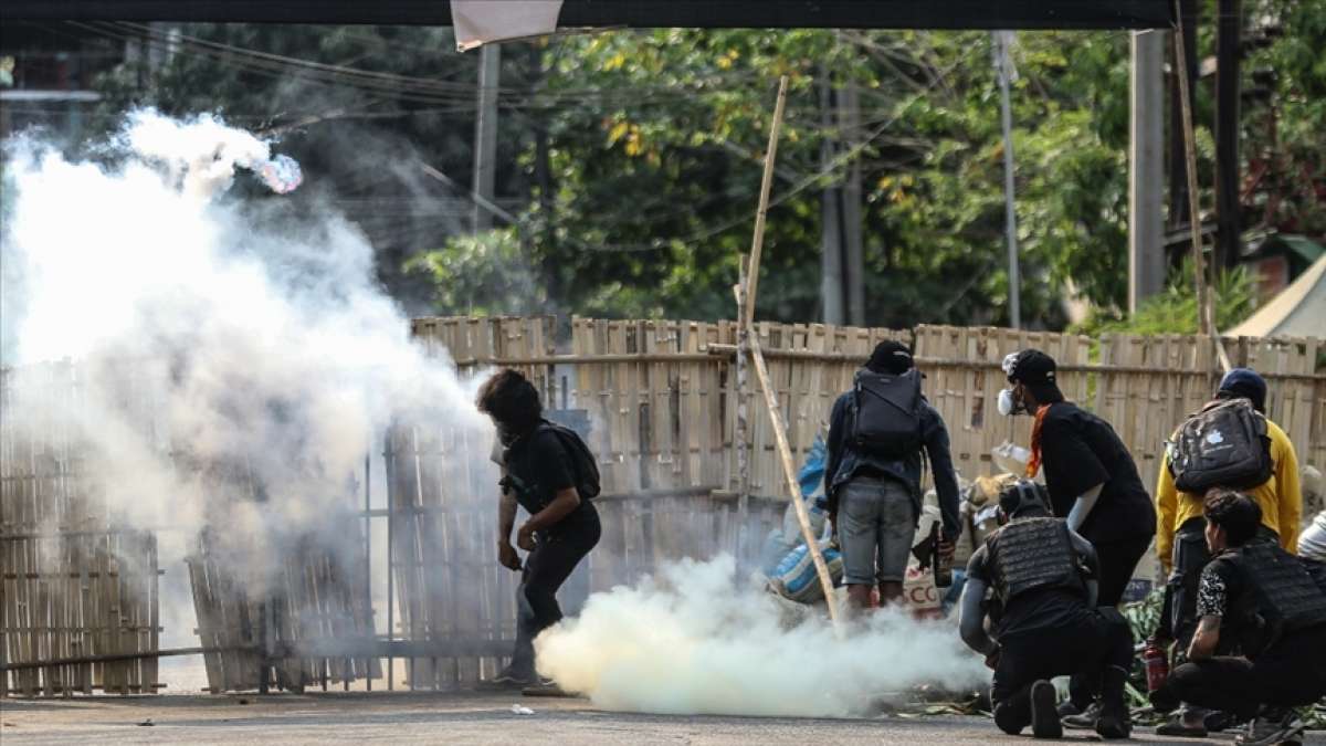 Myanmar'da bugünkü protestolarda en az 7 kişi yaşamını yitirdi