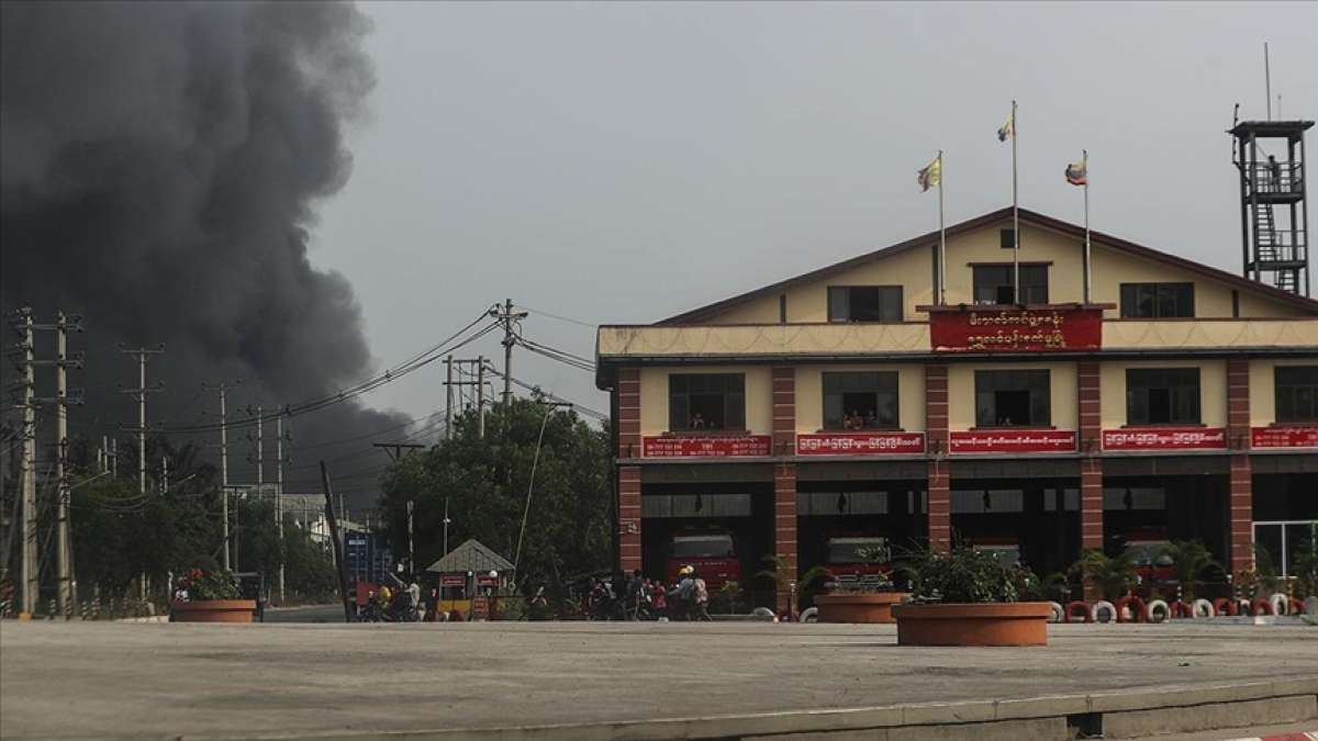 Myanmar'da düzenlenen bombalı saldırıda biri milletvekili 5 kişi hayatını kaybetti