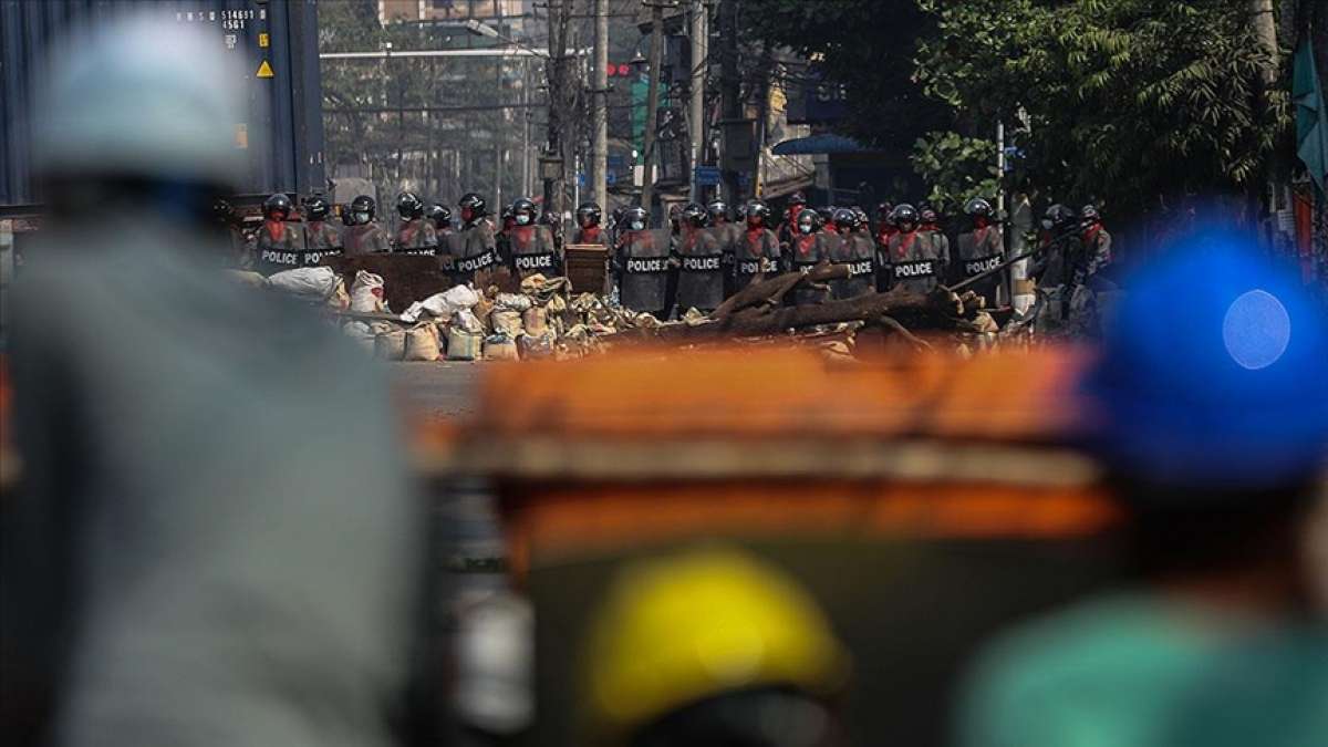 Myanmar'da güvenlik güçlerinin silahlı müdahalesi sonucu ölen sivillerin sayısı 706'ya çık