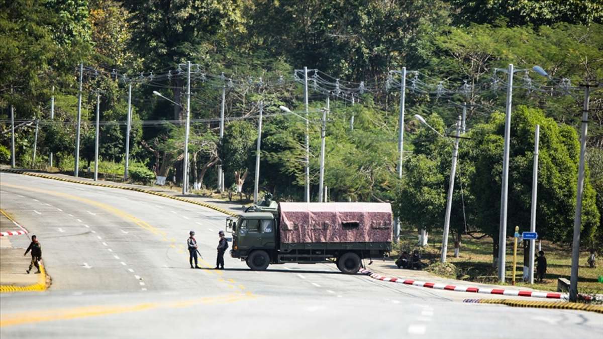 Myanmar'daki askeri darbenin ardından bakanlar ve yardımcıları görevden alındı