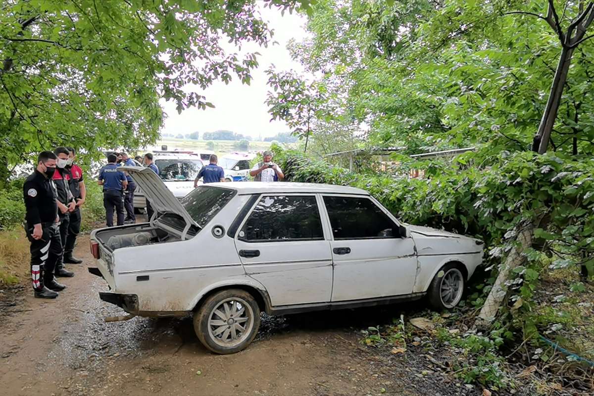 Nefes kesen kovalamaca sırasında polis otosuna çarpıp kaza yapan şüpheli yakalandı