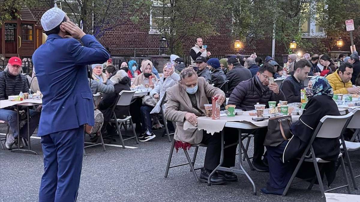 New Jersey'de 'Kadir Gecesi Sokak İftarı'