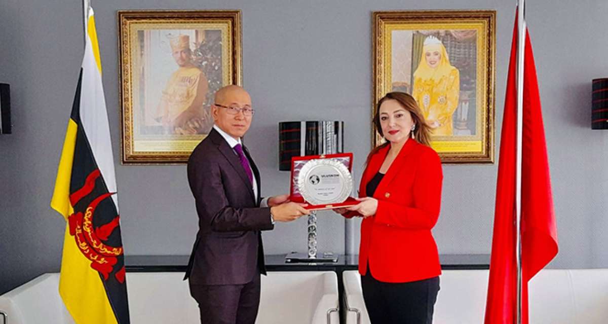 Nezaket Emine Atasoy Brunei Ankara Büyükelçisine ziyarette bulundu