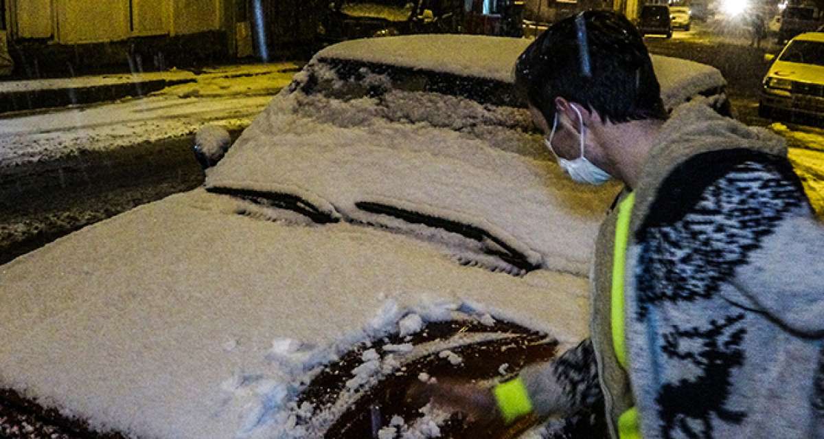 Nisan ayında kar sürprizi: Kent beyaza büründü