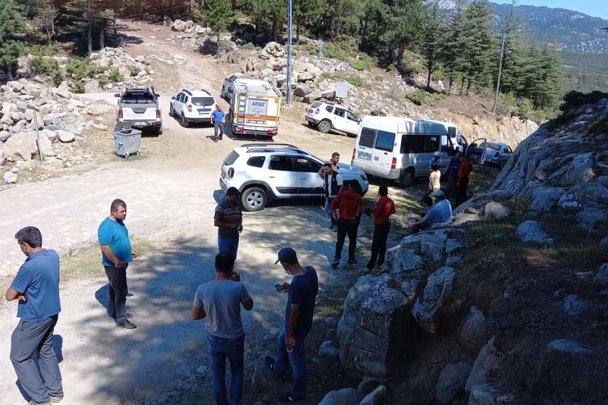 Ormanda kaybolan Emine öğretmeni arama çalışması sürüyor